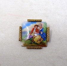 Superbe broche ancienne en porcelaine de Limoges France - Décor de personnage