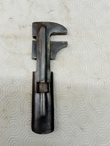 Old tool outil ancien clé - clé, à