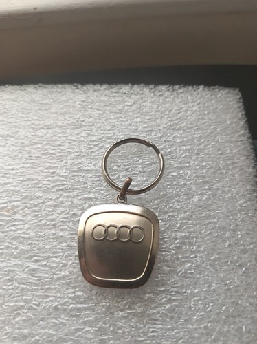 Porte clés automobile - porte, audi