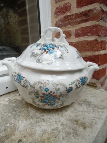 Belle soupière ancienne