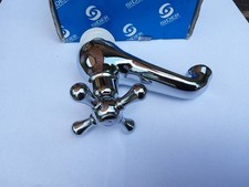 robinet retro lavabo salle de