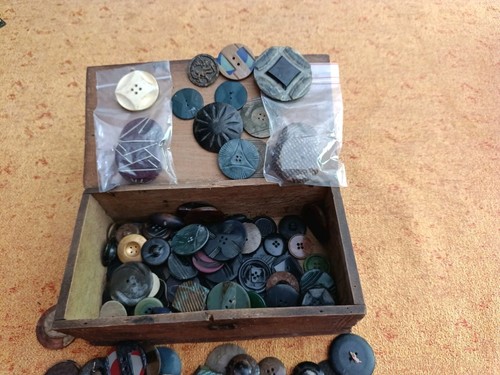 Lot boutons vintage de - de,