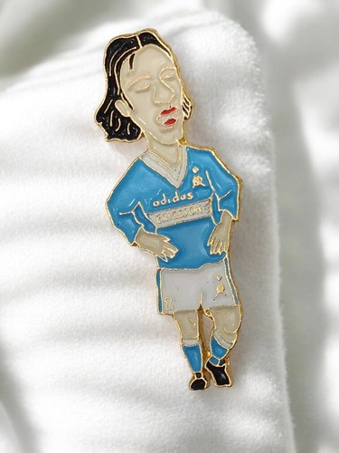 Pin vintage joueur - pin's, om