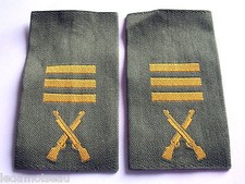 Galons d'épaules, 3 barrettes