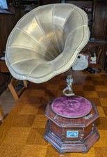 Gramophone à pavillon