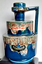 Beau modèle de GRES  DENBAC Bouteille pour PUBLICITE "Cherry Brandy  P. GARNIER"