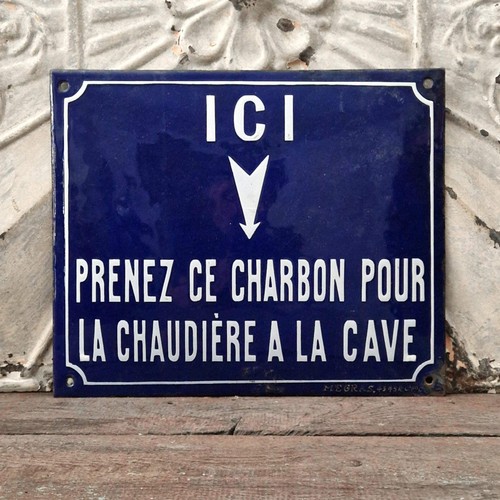 Plaque émaillée ici - ici,
