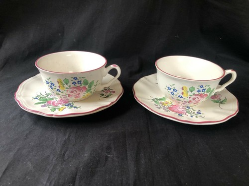 Tasse et soucoupe - 2, x