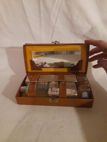 Ancienne petite trousse - ,