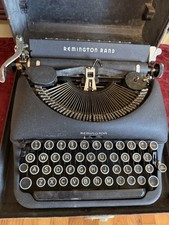 Typewriter VINTAGE Remington