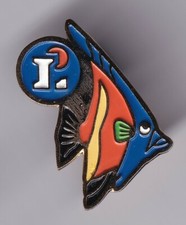 RARE PINS PIN'S .. ANIMAL POISSON FISH AQUARIUM TROPICAL HYPERMARCHE LECLERC ~EZ