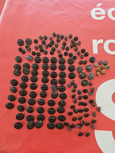 Lot 160 boutons - de, anciens