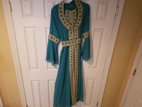 Beautiful two piece middle