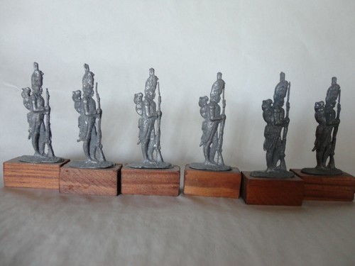 Figurine plat étain de - plat, 6