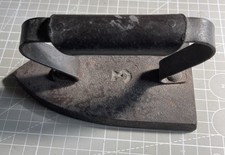 Vintage Ancien Fer À Repasser N3 en FONTE