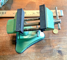 outils anciens,old tool,bel étau sur rotule, inclinable et pose a ventouse...