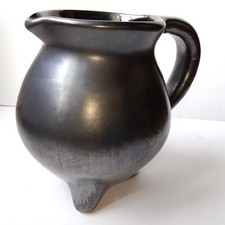 Jean Varoqueaux Pichet Pansu Tripode Poterie Périgord émaillée Noir Design 1950