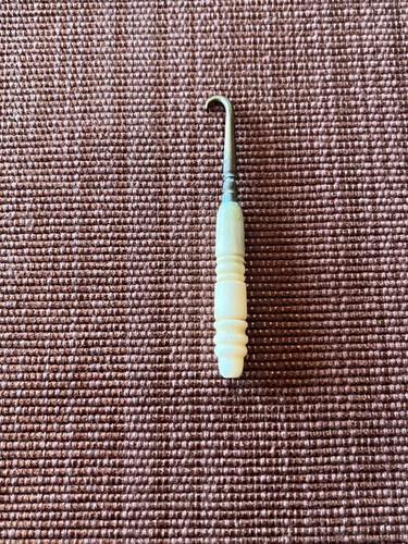 Ancien petit crochet