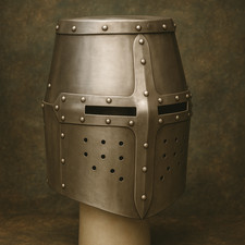 Casque de chevalier templier