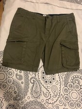 Bermuda  Timberland  couleur kaki, taille EU W40 = Taille 50 FR, bon état