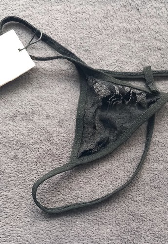 String sexy noir motifs - string,