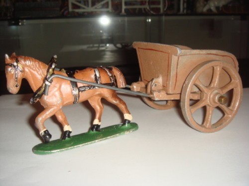 Figurine quiralu ferme - la,