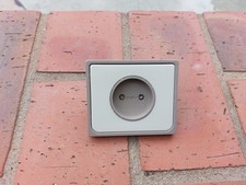 Arnould 1001 Prise 2 pôles sans terre Blanc / Gris 