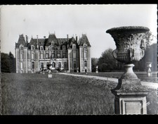 COUDRECIEUX (72) EGLISE des LOGESCHATEAU de la PIERRE , VASQUE en gros plan