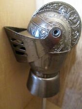 BOUCHON DOSEUR CASQUE ARMURE CHEVALIER Bec Verseur métal Alcool Bistrot c1950/60