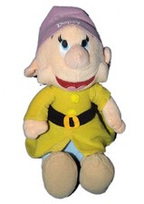 Peluche 7 nains Dopey Simplet Blanche Neige Disney Sega 26 cm