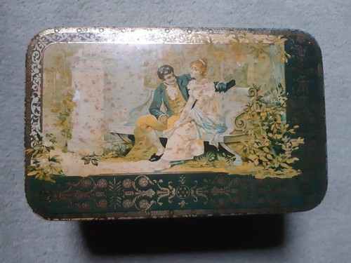 Ancienne boite biscuits lu - à,