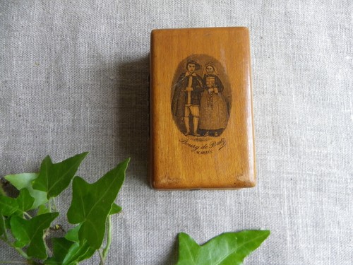 Ancienne boîte timbres en - boÎte,