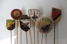 6 Vieux Badges De Football