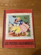 LES PETITES FILLES MODÈLES