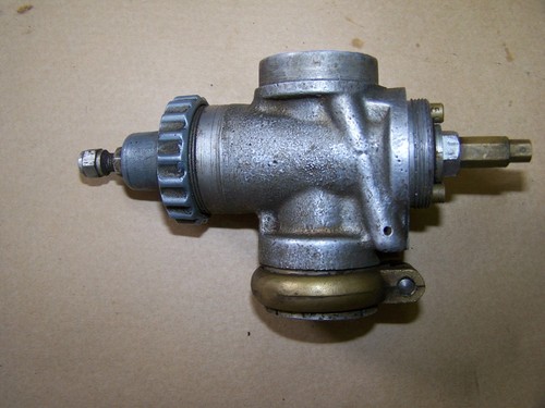 Ancien carburateur pour moto - ancien,