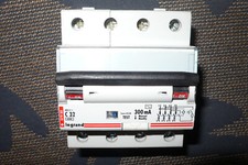 DISJONCTEUR DIFFERENTIEL