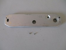 PLAQUE DE BASE COUVERCLE INFERIEUR  BOITIER CANON AE-1 + VIS  BASE PLATE + SCREW