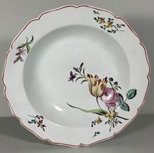 Belle assiette creuse Marseille  fin  XVIIIe marque