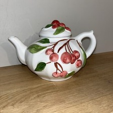 Théière Barbotine italienne Décor Cerises En Relief Coloré Peint Main Italy