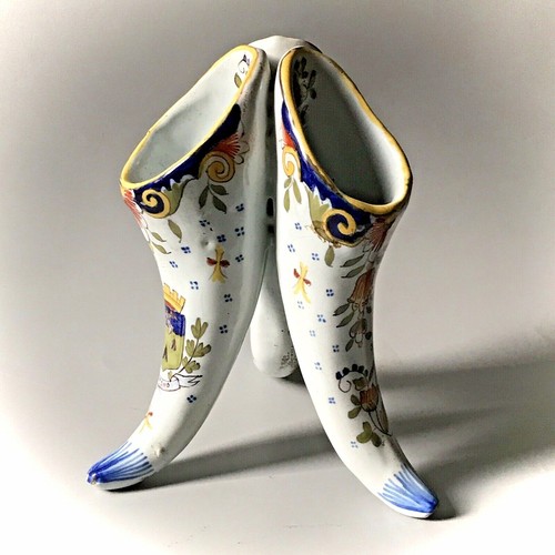 Vase tricorne signé - vase,