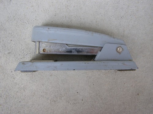 C1t2 ancienne agrafeuse - ancienne,