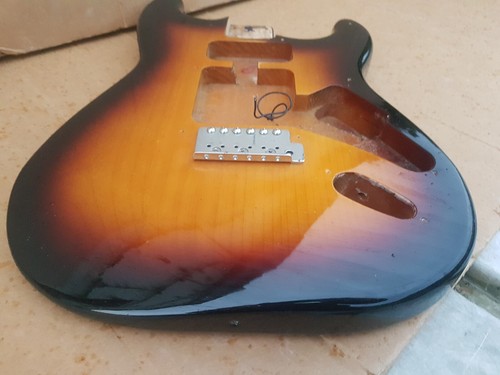 Squier fender strat body - squier,