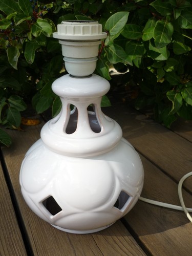 Pied lampe moustiers - de,