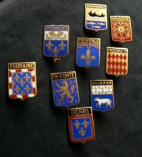 Anciens écussons "broche" en métal doré émaillé- Années 60 - 70