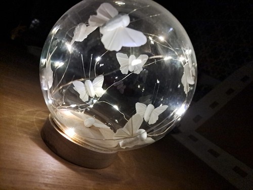 Magnifique lampe boule - magnifique,
