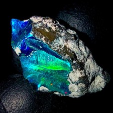 Opal, Feu Noir Opal gemstone