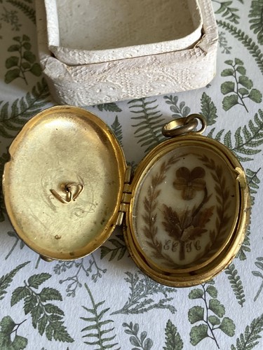 Ancien pendentif ouvrant - ancien, porte