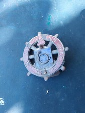 PLAQUE DE CALANDRE AUTOMOBILE