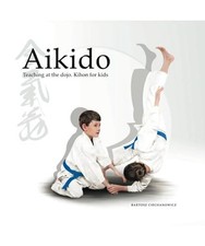 Aikido. Teaching at the Dojo