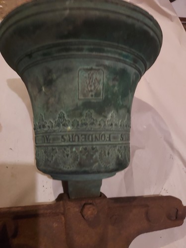 Cloche ancienne bronze - cloche,